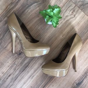 Steve Madden Taupe Platforms Size 6